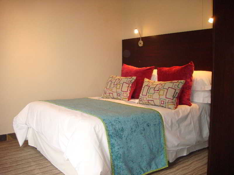 Signal Hill 4*