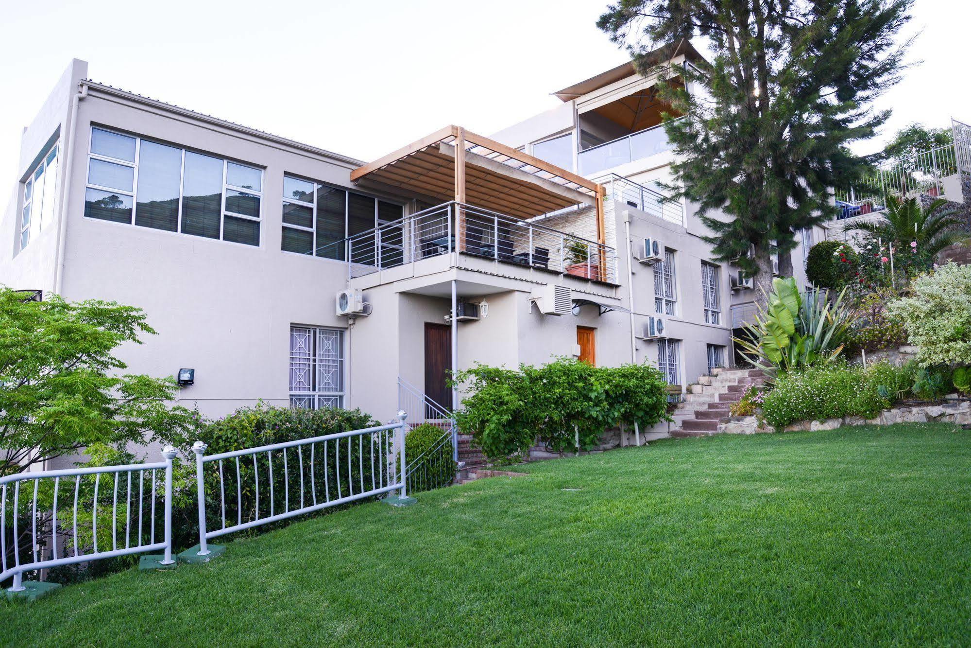 Signal Hill Hotel 4*